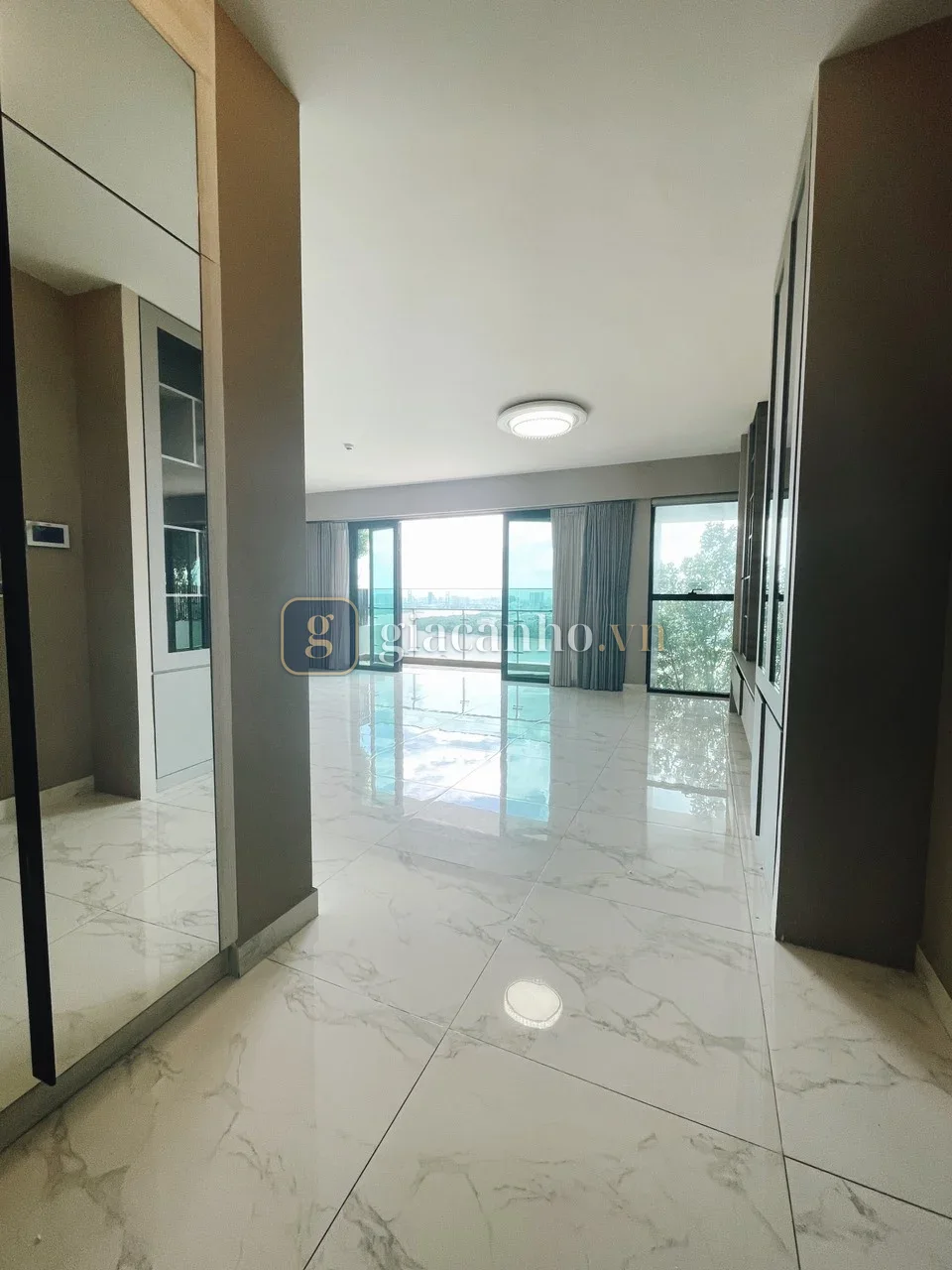 4 PN 239 m²