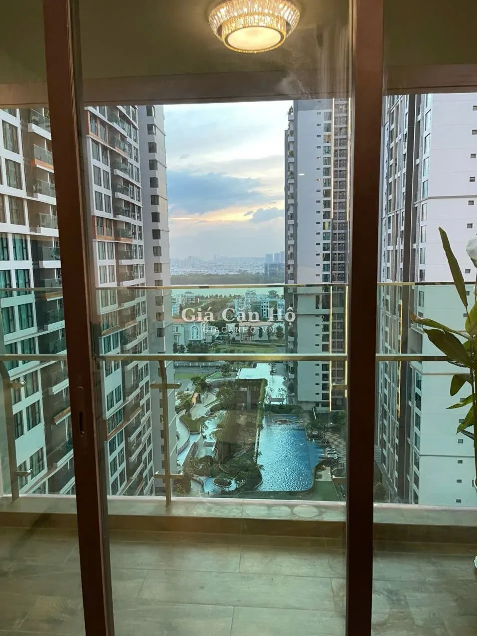 2BR · 85 m², fully furnished, Pool view