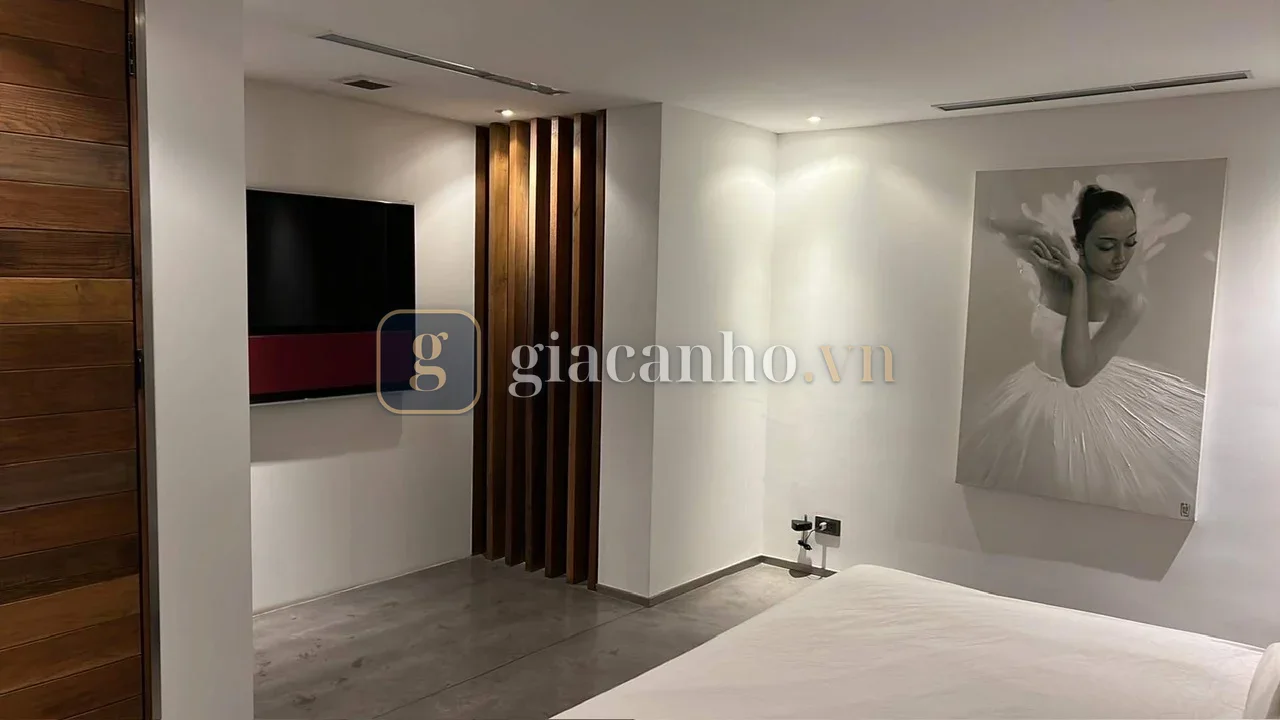 Penthouse · 245 m², fully furnished